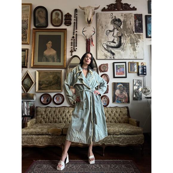 NWT Oversized Premium Fray Hem Denim Trench Coat by Boohoo Ladies Size 8 - Picture 1 of 8